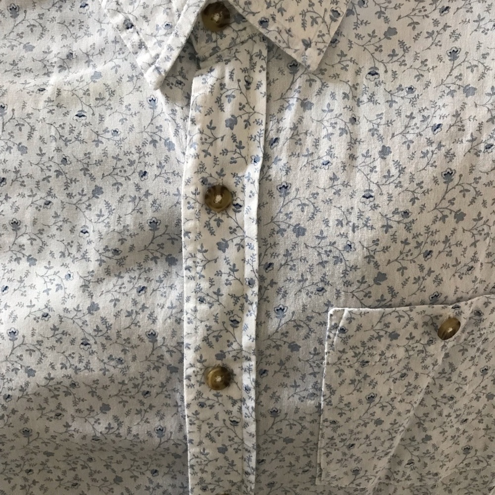 Two SALT Valley Short Sleeve Button Downs size L